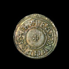 Eadmund penny obverse